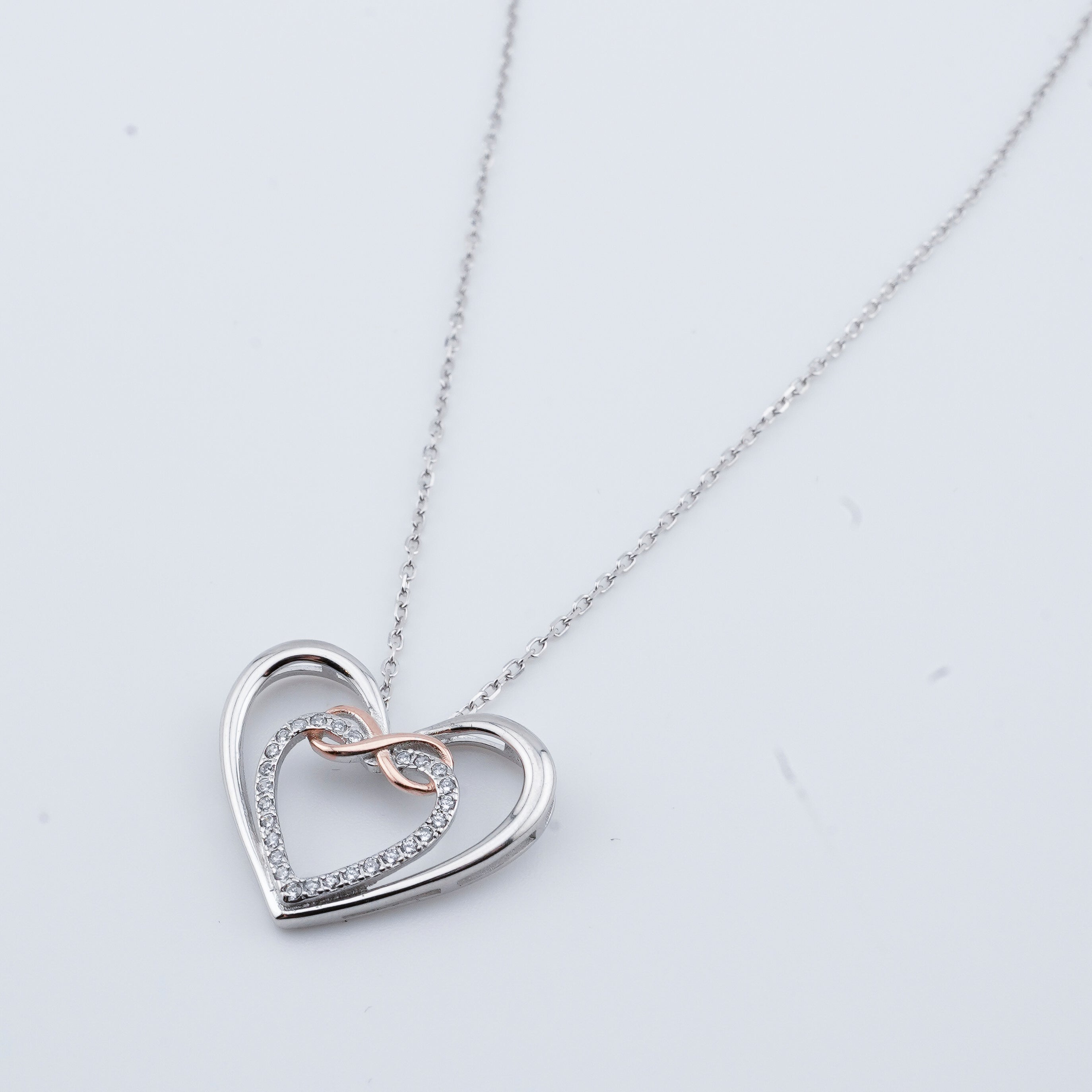 Collier en forme de coeur et boîte de luxe LED