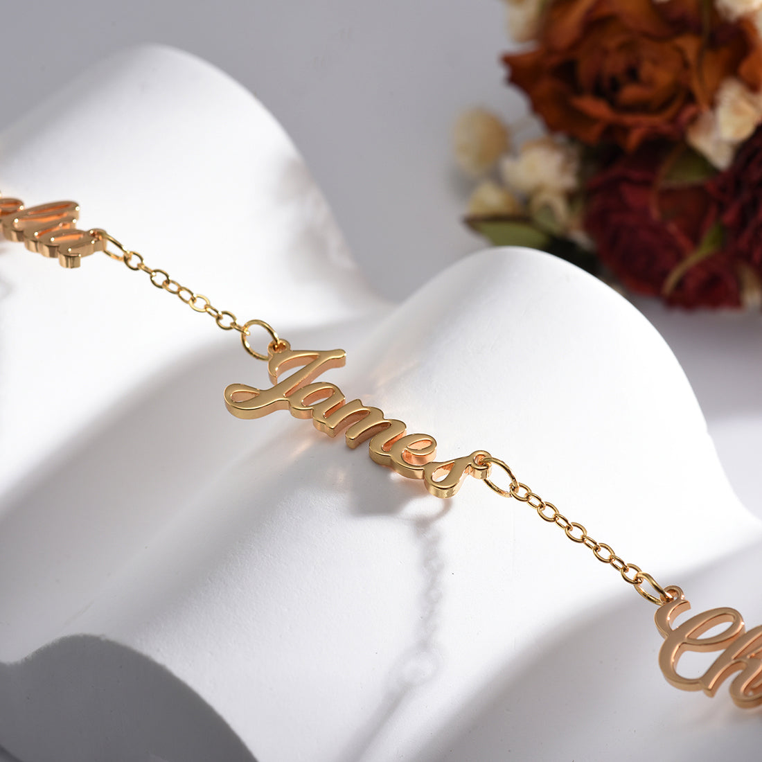 "Always Close to Her Heart" - Collier de nom personnalisé