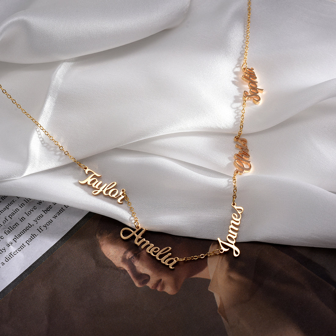 "Always Close to Her Heart" - Collier de nom personnalisé