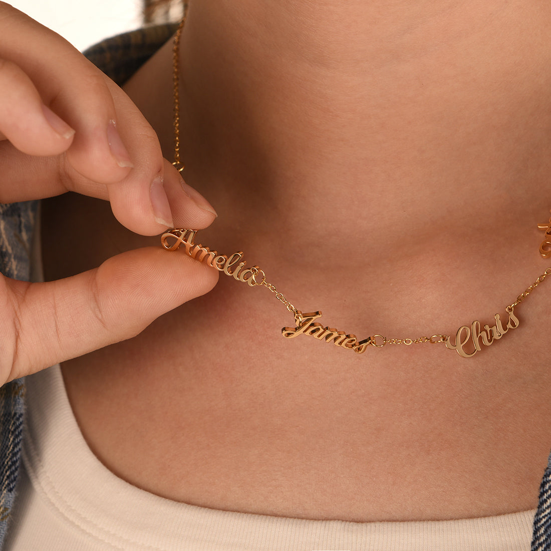 "Always Close to Her Heart" - Collier de nom personnalisé