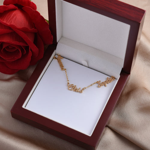 "Always Close to Her Heart" - Collier de nom personnalisé