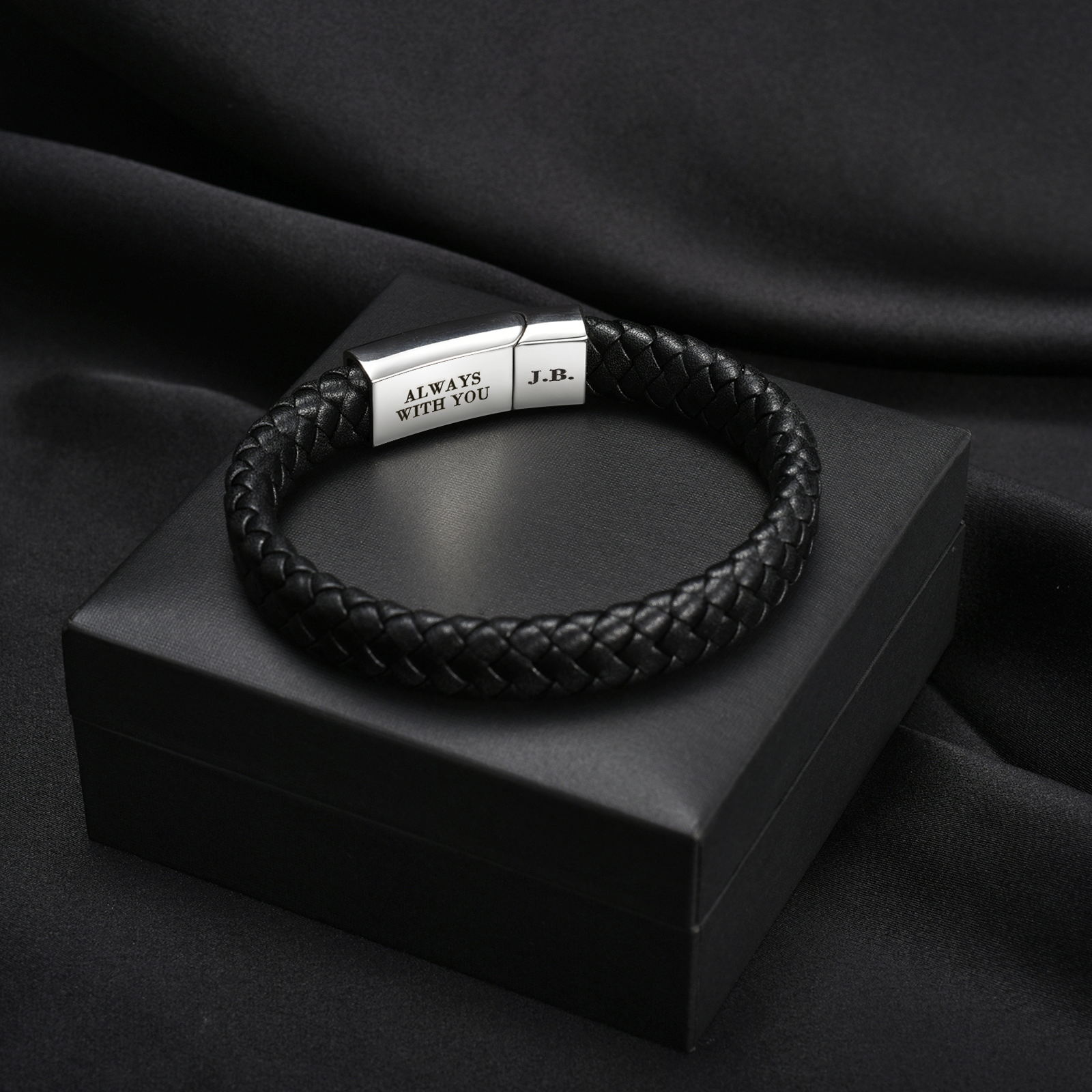 Strength Within - Personalisiertes Lederarmband für den Sohn