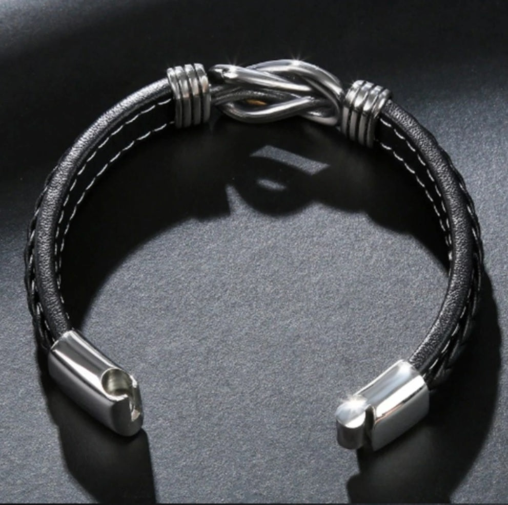 [Nur Armband] Forever Bonded Interlocking Bracelet - Größere Größe