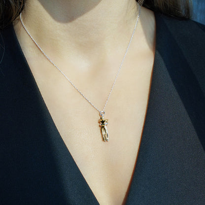 Collier de câlins éternels "To Mom" avec boîte de roses éternelles